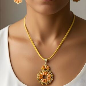 Elegant‎ Orange and Gold Pendant Necklace